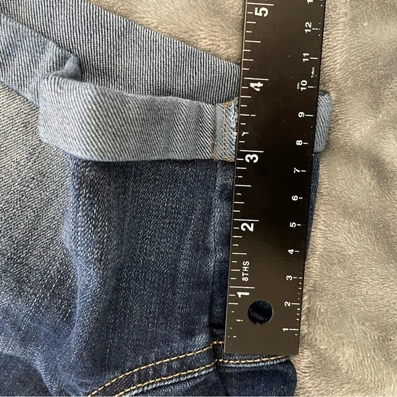 Liz Lange Maternity Over the Belly Full Panel Denim Shorts Size Medium - Picture 7 of 10